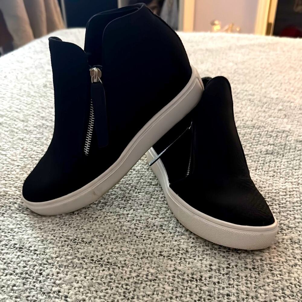 Steve Madden Black Women's Platform Side Zip Booties